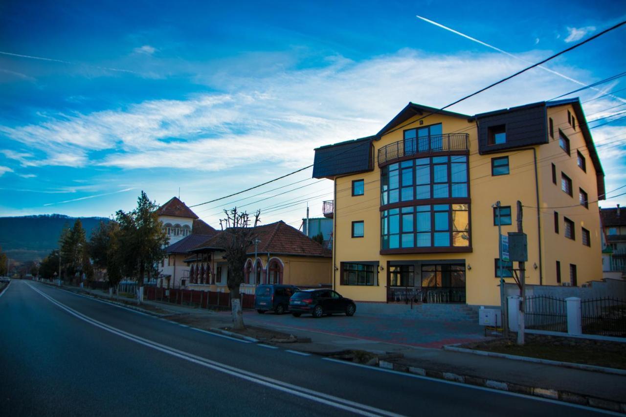 Pensiunea El Ryo Călimăneşti Exterior foto